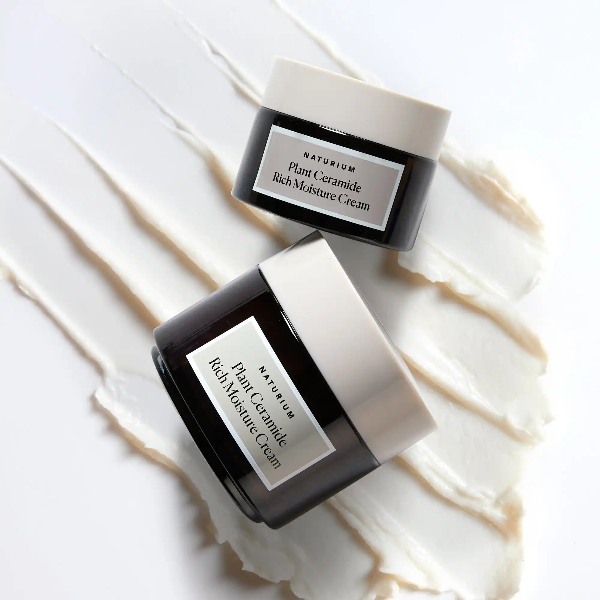 plant-ceramide-rich-moisture-cream-jumbo-v8 11_18_2021_Naturium0575-crop.webp