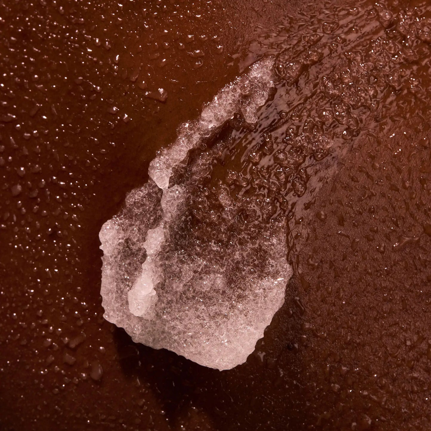 the-glow-getter-multi-oil-body-scrub-q7 NATR-40028-Alt-Image-TheGlowGetterMulti-OilBodyScrub-08.webp